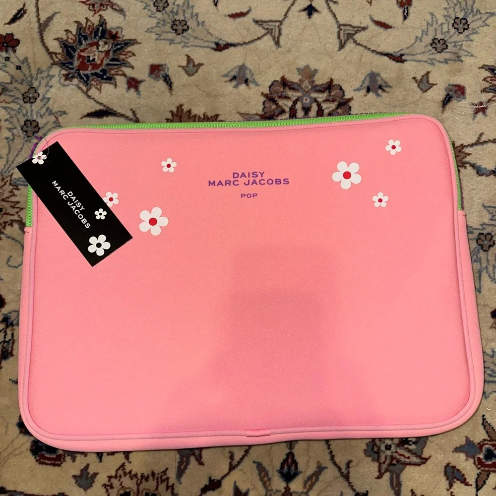 Marc Jacobs Daisy Pink Floral Laptop case